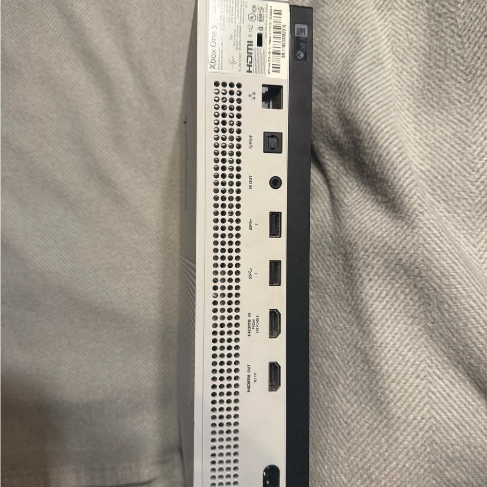 Xbox one s White Console with Controller and Game Set
